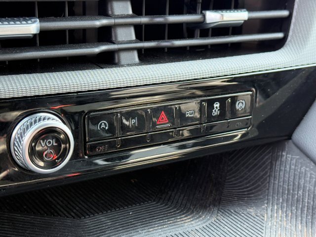 Used 2025 Ford Explorer - photo 35