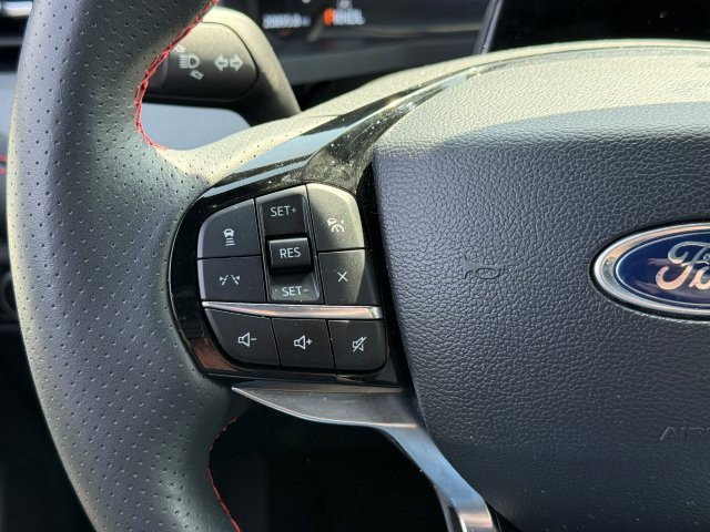 Used 2025 Ford Explorer - photo 38