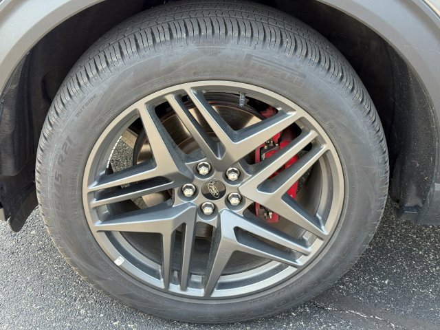 Used 2025 Ford Explorer - photo 9