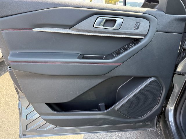 Used 2025 Ford Explorer - photo 10