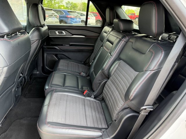 Used 2025 Ford Explorer - photo 18