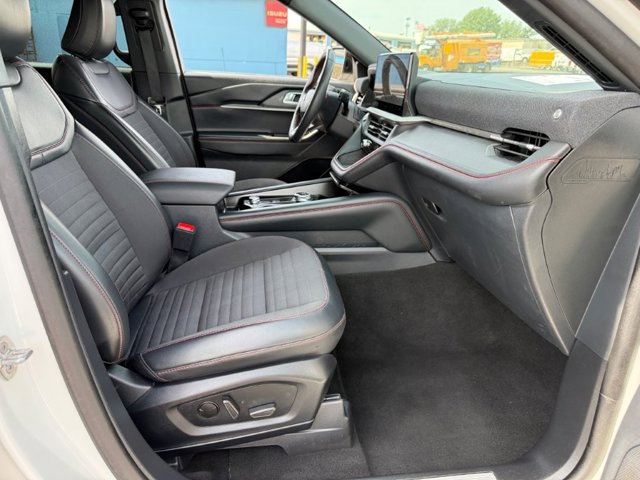 Used 2025 Ford Explorer - photo 26