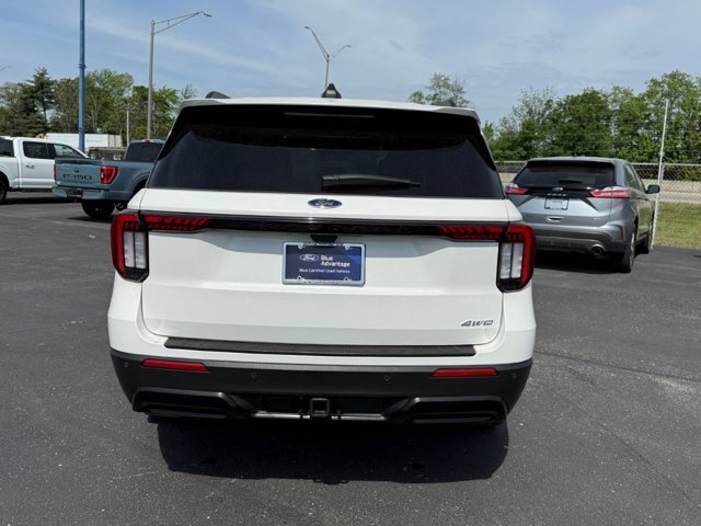 Used 2025 Ford Explorer - photo 5