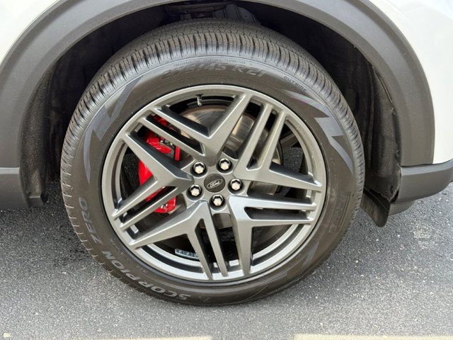 Used 2025 Ford Explorer - photo 10