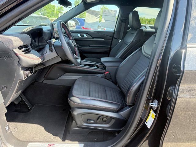 Used 2025 Ford Explorer - photo 13