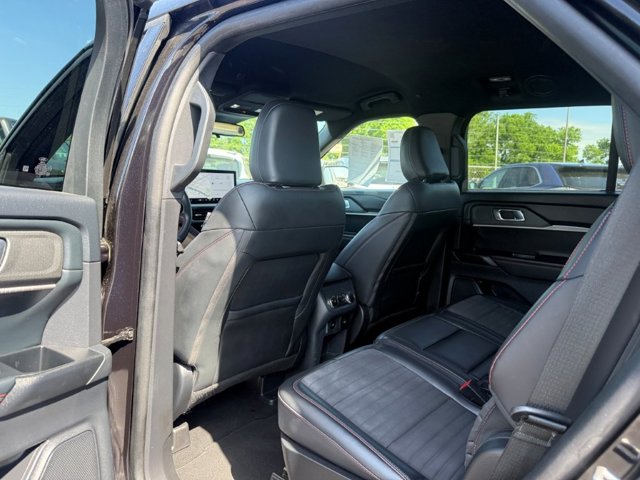 Used 2025 Ford Explorer - photo 16