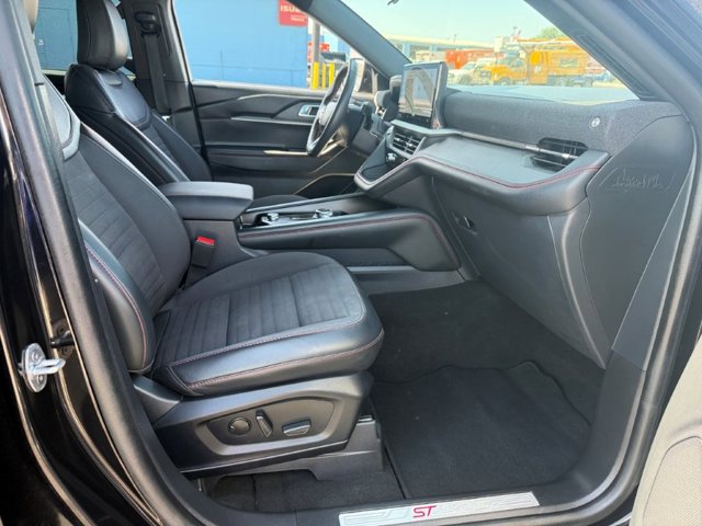 Used 2025 Ford Explorer - photo 26