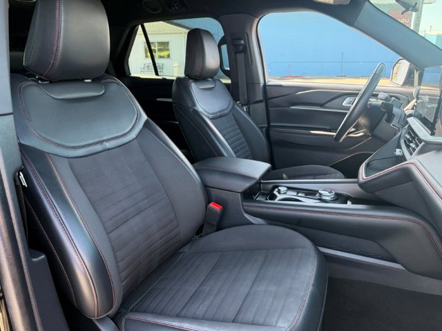 Used 2025 Ford Explorer - photo 27