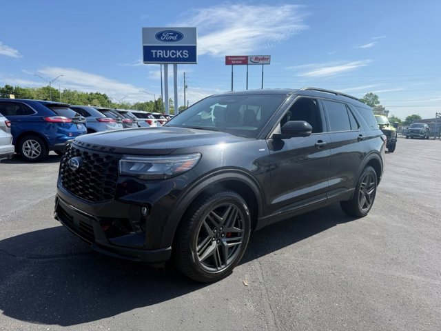 Used 2025 Ford Explorer - photo 1