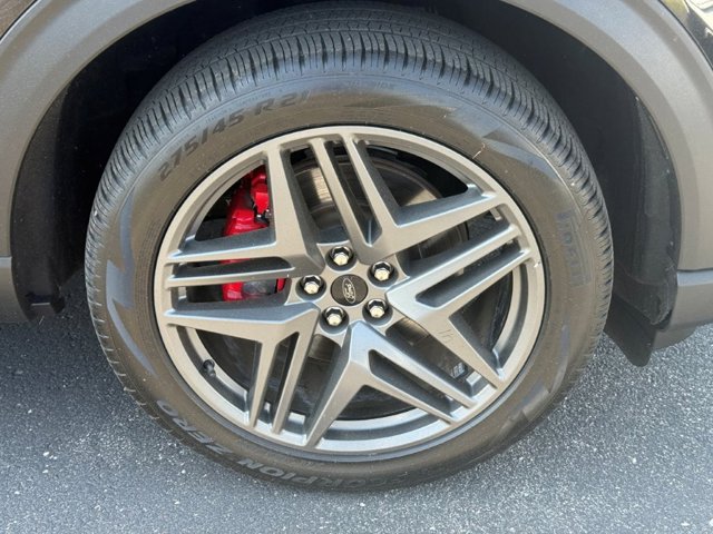 Used 2025 Ford Explorer - photo 9