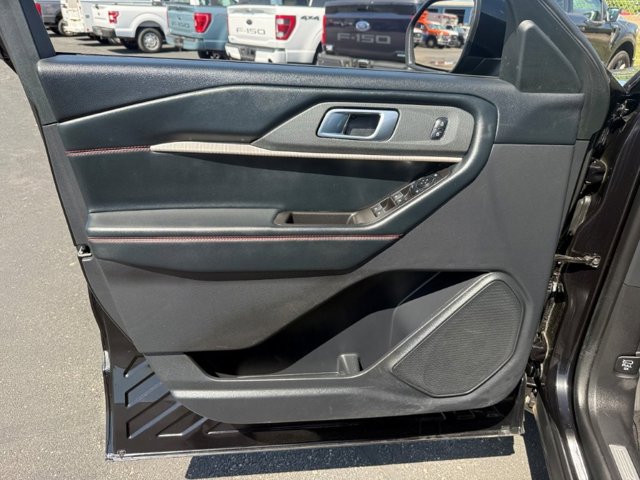 Used 2025 Ford Explorer - photo 11