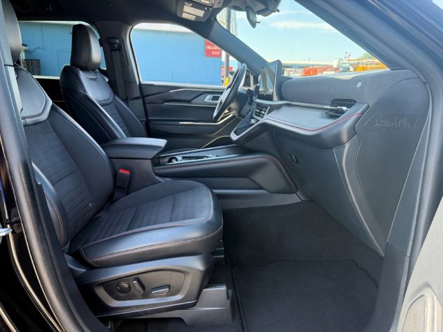 Used 2025 Ford Explorer - photo 26