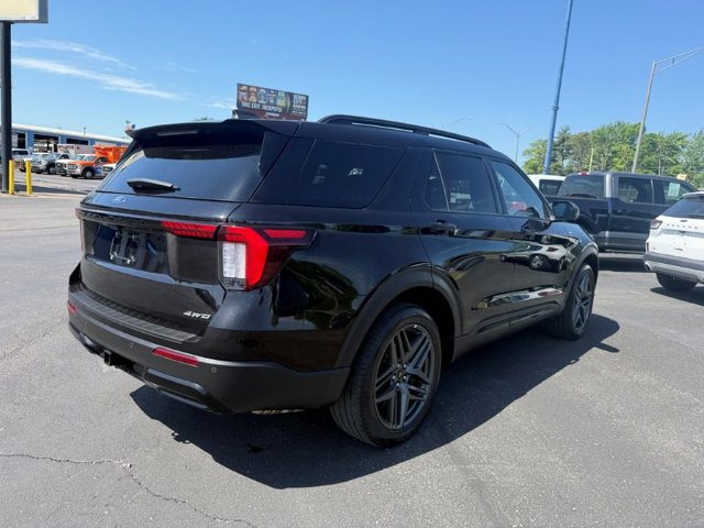 Used 2025 Ford Explorer - photo 6
