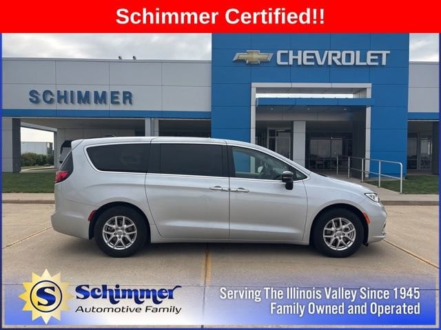 Used 2024 Chrysler Pacifica - photo 1