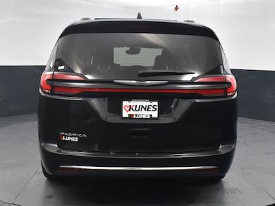 2022 Chrysler Pacifica FWD Minivan for sale #16P1669 - photo 2