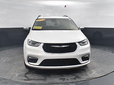 Used 2023 Chrysler Pacifica Limited Minivan for sale #16P2145 - photo 2