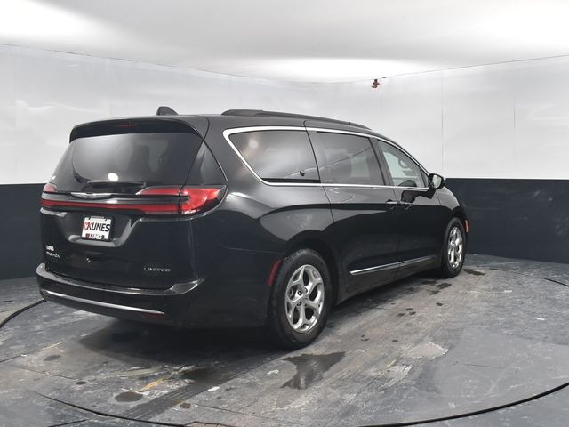 Used 2023 Chrysler Pacifica - photo 10