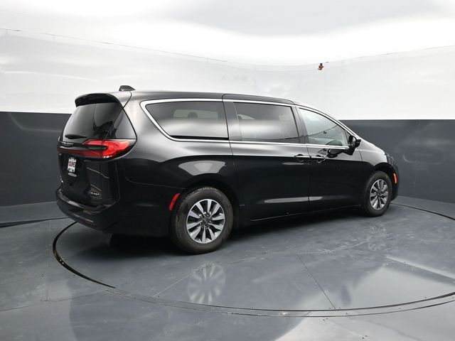Used 2024 Chrysler Pacifica - photo 11