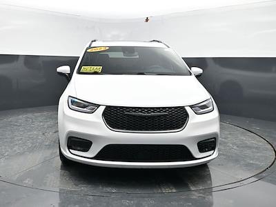 Used 2023 Chrysler Pacifica - photo 1