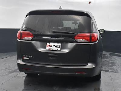 Used 2017 Chrysler Pacifica Touring FWD Minivan for sale #16X506A - photo 2