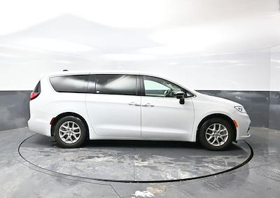 2024 Chrysler Pacifica FWD Minivan for sale #16X717 - photo 2