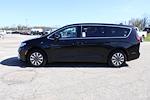2023 Chrysler Pacifica FWD Minivan for sale #611675 - photo 7