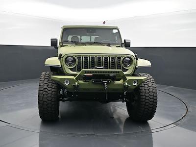 Used 2025 Jeep Gladiator - photo 2