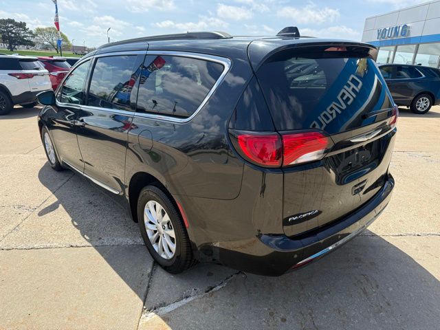 Used 2017 Chrysler Pacifica - photo 5