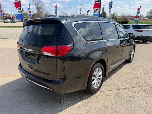 Used 2017 Chrysler Pacifica - photo 7