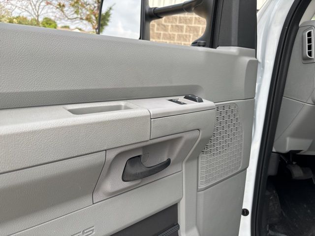 New 2025 Ford E-450 - photo 14