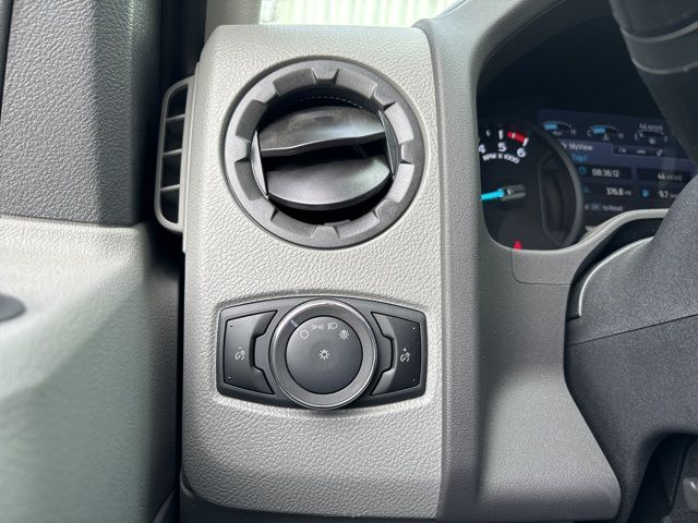 New 2025 Ford E-450 - photo 16