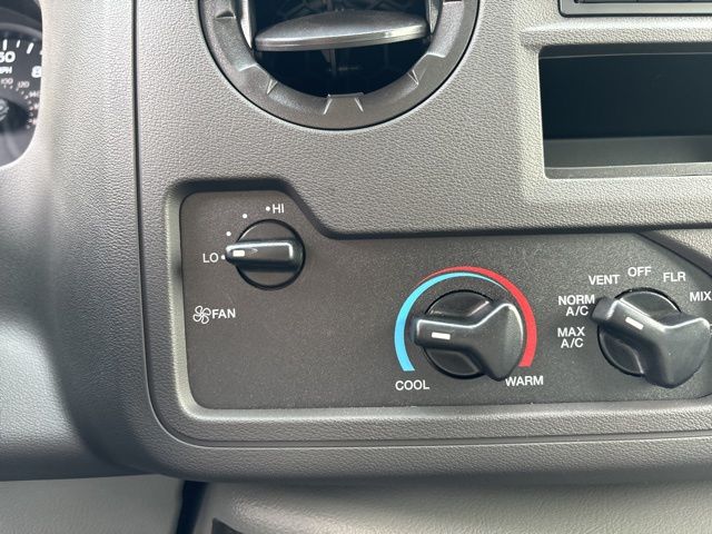 New 2025 Ford E-450 - photo 24