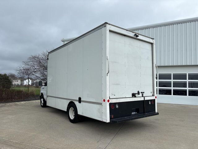 Used 2025 Ford E-450 - photo 2