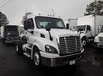 Used 2017 Freightliner Cascadia Day Cab 4x2 Semi Truck for sale #668296 - photo 1