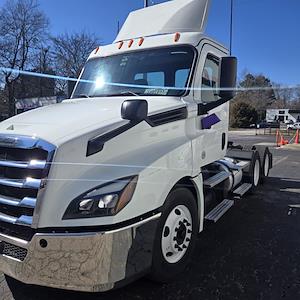 Used 2020 Freightliner Cascadia - photo 1