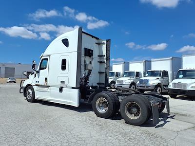 Used 2020 Freightliner Cascadia Detroit Diesel DD15 Semi Truck with Sleeper Cab for sale #240022 - photo 2