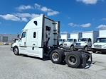 Used 2020 Freightliner Cascadia Detroit Diesel DD15 Semi Truck with Sleeper Cab for sale #240022 - photo 2