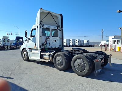 Used 2020 Freightliner Cascadia Detroit DD13 Semi Truck for sale #269946 - photo 2