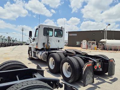 Used 2020 Freightliner Cascadia Detroit Diesel DD15 Semi Truck for sale #290563 - photo 2