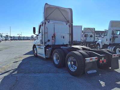 Used 2022 Freightliner Cascadia Detroit Diesel DD15 Semi Truck for sale #560224 - photo 2