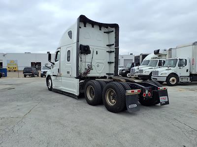 Used 2022 Freightliner Cascadia Detroit Diesel DD15 Semi Truck with Sleeper Cab for sale #560231 - photo 2