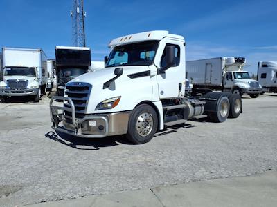 Used 2022 Freightliner Cascadia - photo 1