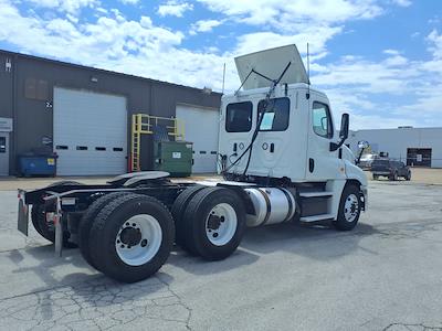 Used 2018 Freightliner Cascadia Detroit DD13 Semi Truck for sale #785096 - photo 2