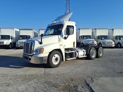 Used 2018 Freightliner Cascadia Detroit DD13 Semi Truck for sale #785103 - photo 1