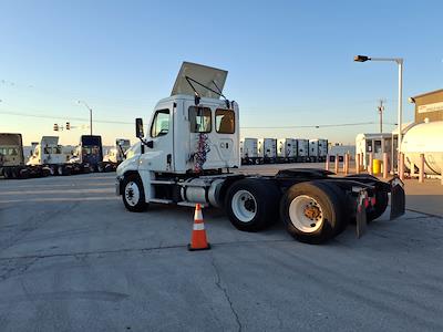 Used 2018 Freightliner Cascadia Detroit DD13 Semi Truck for sale #787356 - photo 2