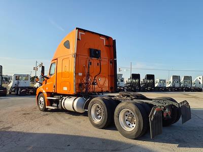 Used 2019 Freightliner Cascadia Detroit Diesel DD15 Semi Truck with Sleeper Cab for sale #805994 - photo 2
