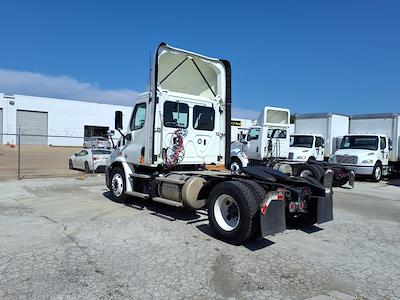 Used 2019 Freightliner Cascadia Detroit DD13 Semi Truck for sale #808629 - photo 2