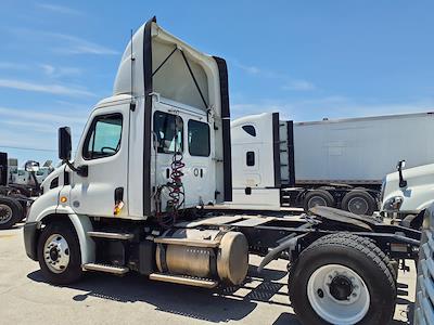 Used 2019 Freightliner Cascadia Detroit DD13 Semi Truck for sale #808630 - photo 2