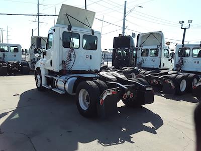 Used 2019 Freightliner Cascadia Detroit DD13 Semi Truck for sale #809553 - photo 2