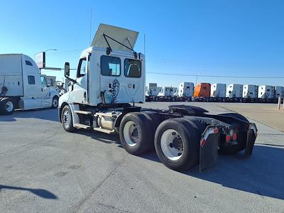 Used 2019 Freightliner Cascadia Detroit DD13 Semi Truck for sale #821369 - photo 2